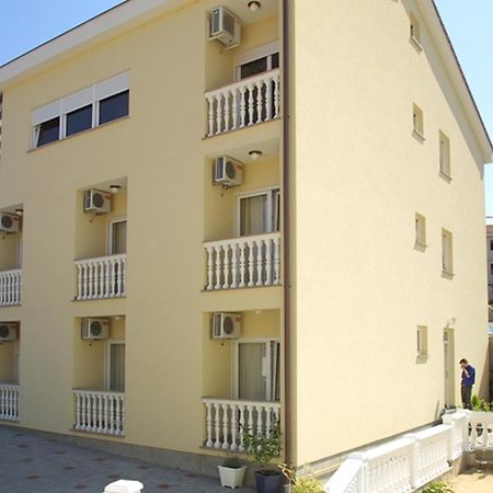 Guesthouse Villa Adria Malinska Bagian luar foto