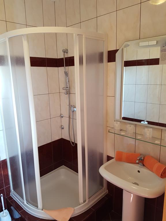 Guesthouse Villa Adria Malinska Bagian luar foto