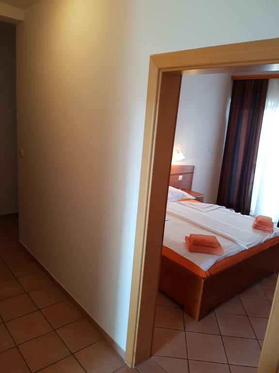 Guesthouse Villa Adria Malinska Bagian luar foto