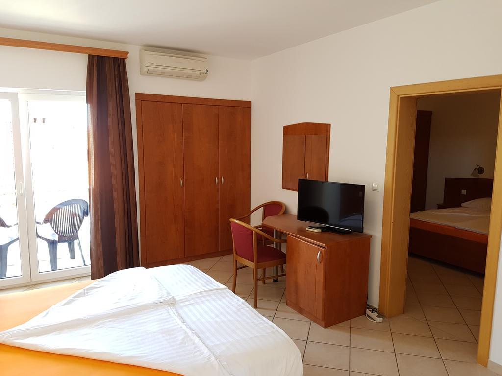 Guesthouse Villa Adria Malinska Bagian luar foto
