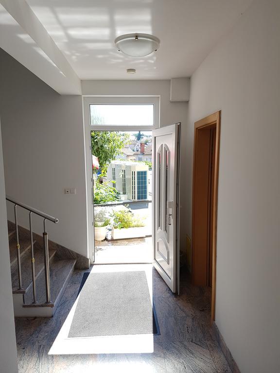 Guesthouse Villa Adria Malinska Bagian luar foto