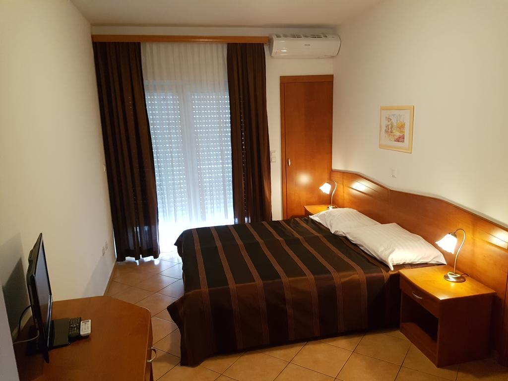 Guesthouse Villa Adria Malinska Bagian luar foto