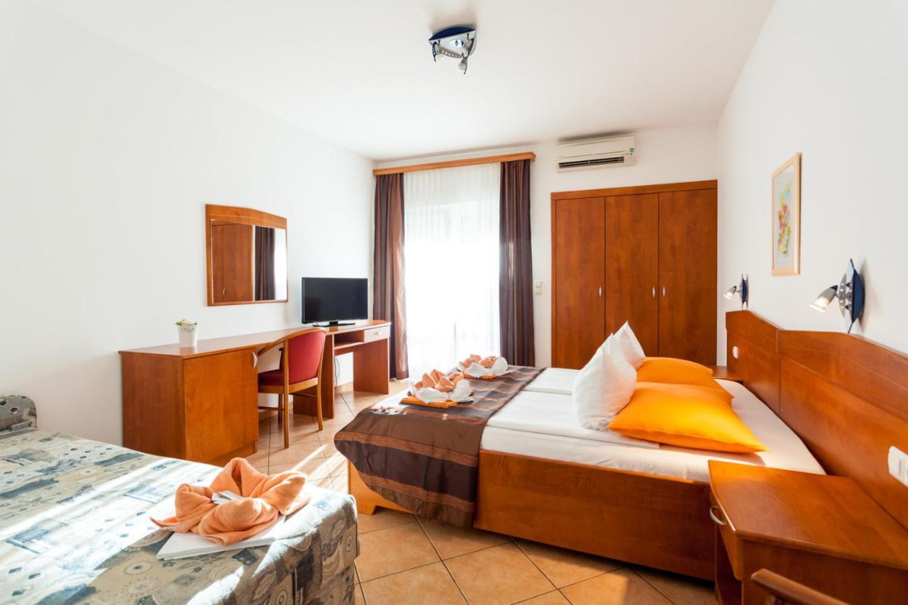 Guesthouse Villa Adria Malinska Bagian luar foto
