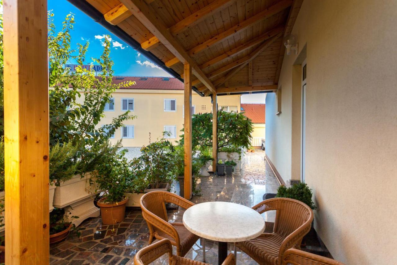 Guesthouse Villa Adria Malinska Bagian luar foto
